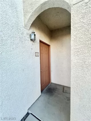 Photo #1: 2536808 Listing 