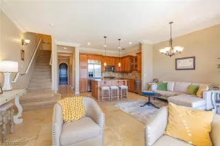 Photo #3: 2536844 Listing