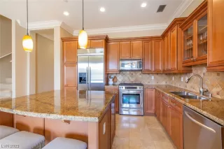 Photo #6: 2536844 Listing