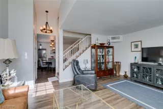 Photo #3: 2536866 Listing