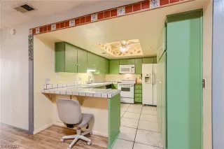 Photo #3: 2536867 Listing