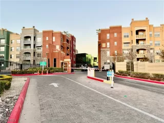 Photo #2: 2536890 Listing