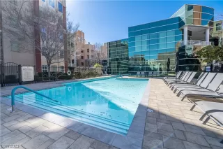 Photo #5: 2536890 Listing