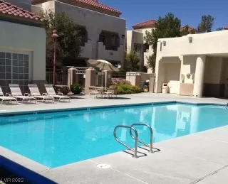 Photo #3: 2536894 Listing