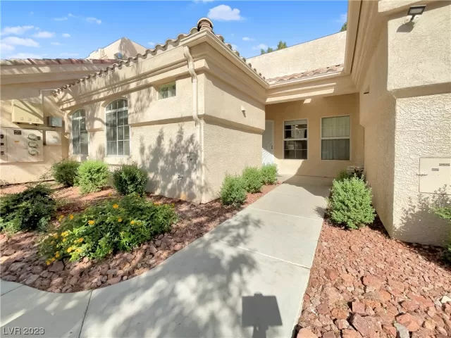 MLS: 2536905 Condo For Sale