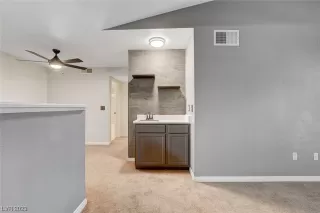 Photo #5: 2536945 Listing