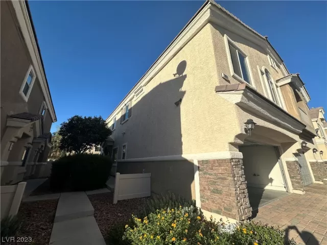 MLS: 2536951 Condo For Sale