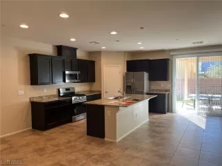 Photo #1: 2536972 Listing 