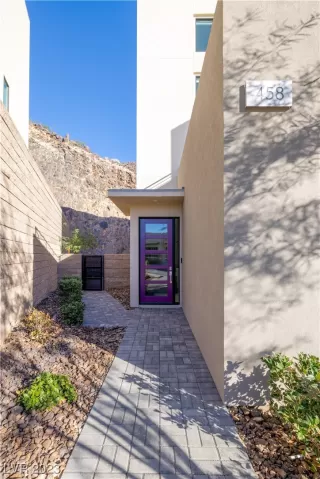 Photo #1: 2536979 Listing 