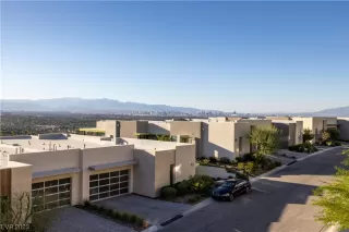 Photo #2: 2536979 Listing 