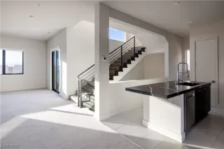 Photo #5: 2536979 Listing 