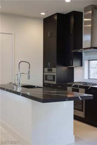 Photo #6: 2536979 Listing 