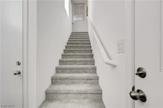 Photo #6: 2536980 Listing