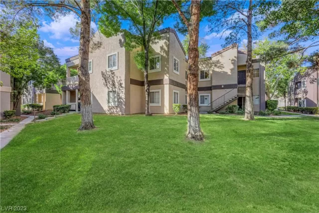 MLS: 2537024 Condo For Sale