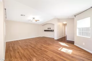 Photo #4: 2537028 Listing 