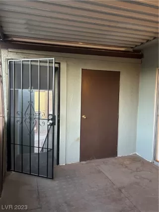 Photo #2: 2537157 Listing