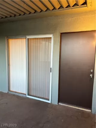 Photo #3: 2537157 Listing