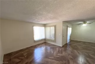 Photo #5: 2537157 Listing