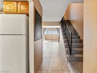 Photo #2: 2537178 Listing