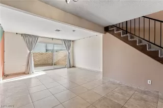 Photo #3: 2537178 Listing