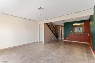 Photo #4: 2537178 Listing