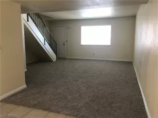 Photo #2: 2537183 Listing 