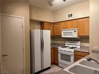 Photo #4: 2537223 Listing 