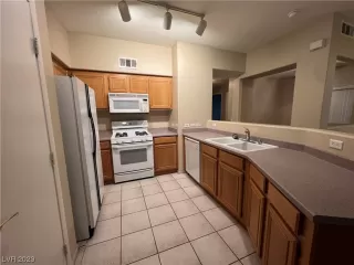 Photo #5: 2537223 Listing 