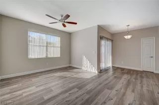 Photo #3: 2537260 Listing