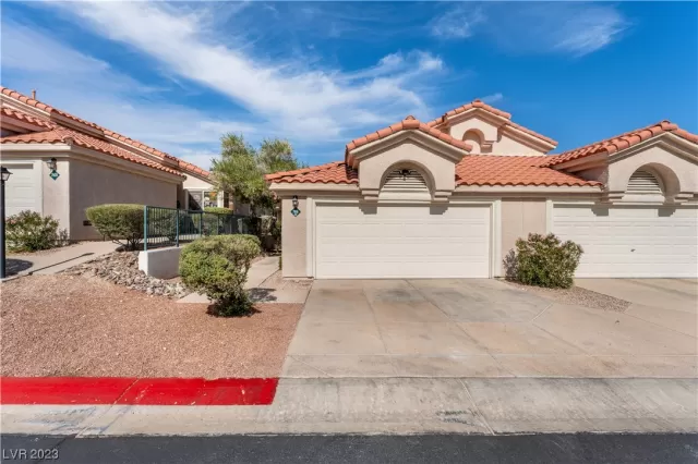 MLS: 2537304 Condo For Sale