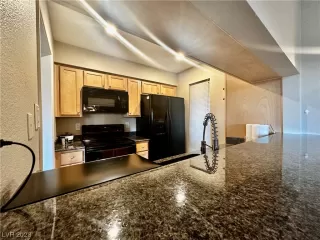 Photo #5: 2537305 Listing