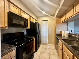 Photo #6: 2537305 Listing