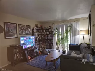 Photo #4: 2537308 Listing