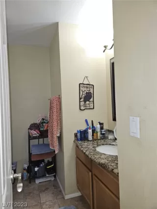 Photo #5: 2537308 Listing