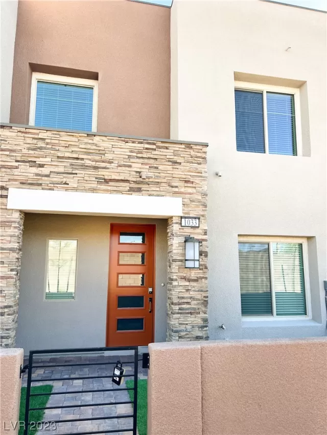 MLS: 2537312 Condo For Sale