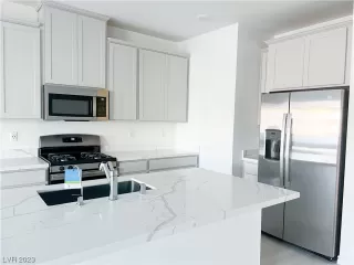 Photo #2: 2537312 Listing