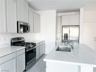 Photo #3: 2537312 Listing