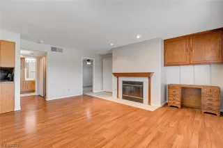 Photo #2: 2537324 Listing