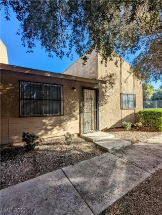 Photo #1: 2537325 Listing 