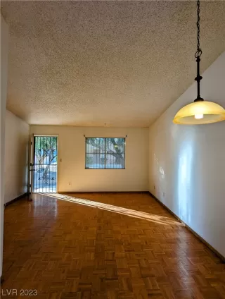 Photo #2: 2537325 Listing 