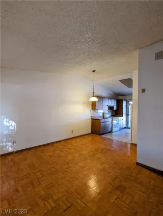 Photo #3: 2537325 Listing 