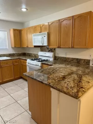 Photo #3: 2537331 Listing 