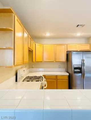 Photo #2: 2537342 Listing 