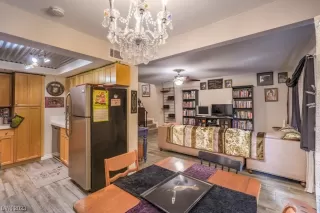 Photo #5: 2537380 Listing