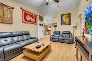 Photo #4: 2537382 Listing 