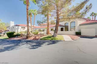 Photo #2: 2537412 Listing