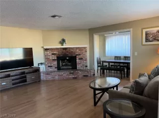 Photo #4: 2537430 Listing 