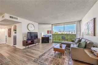 Photo #2: 2537435 Listing