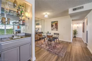 Photo #6: 2537435 Listing