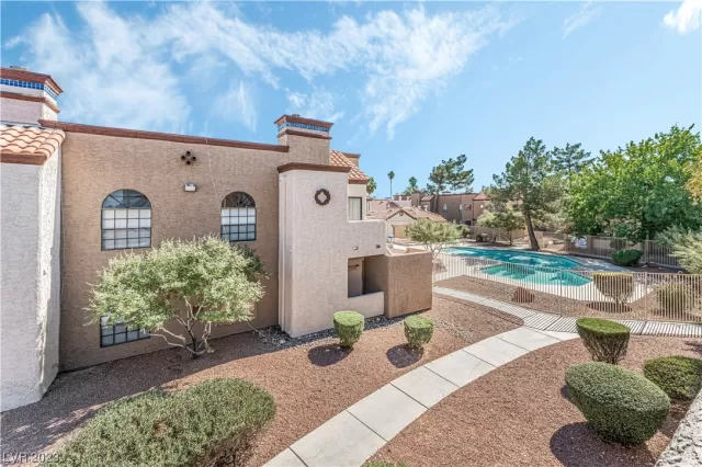 MLS: 2537442 Condo For Sale